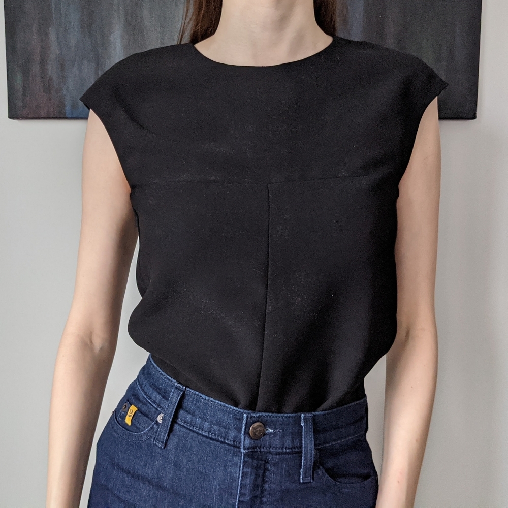Chic Classic Black Top Willow & Thread